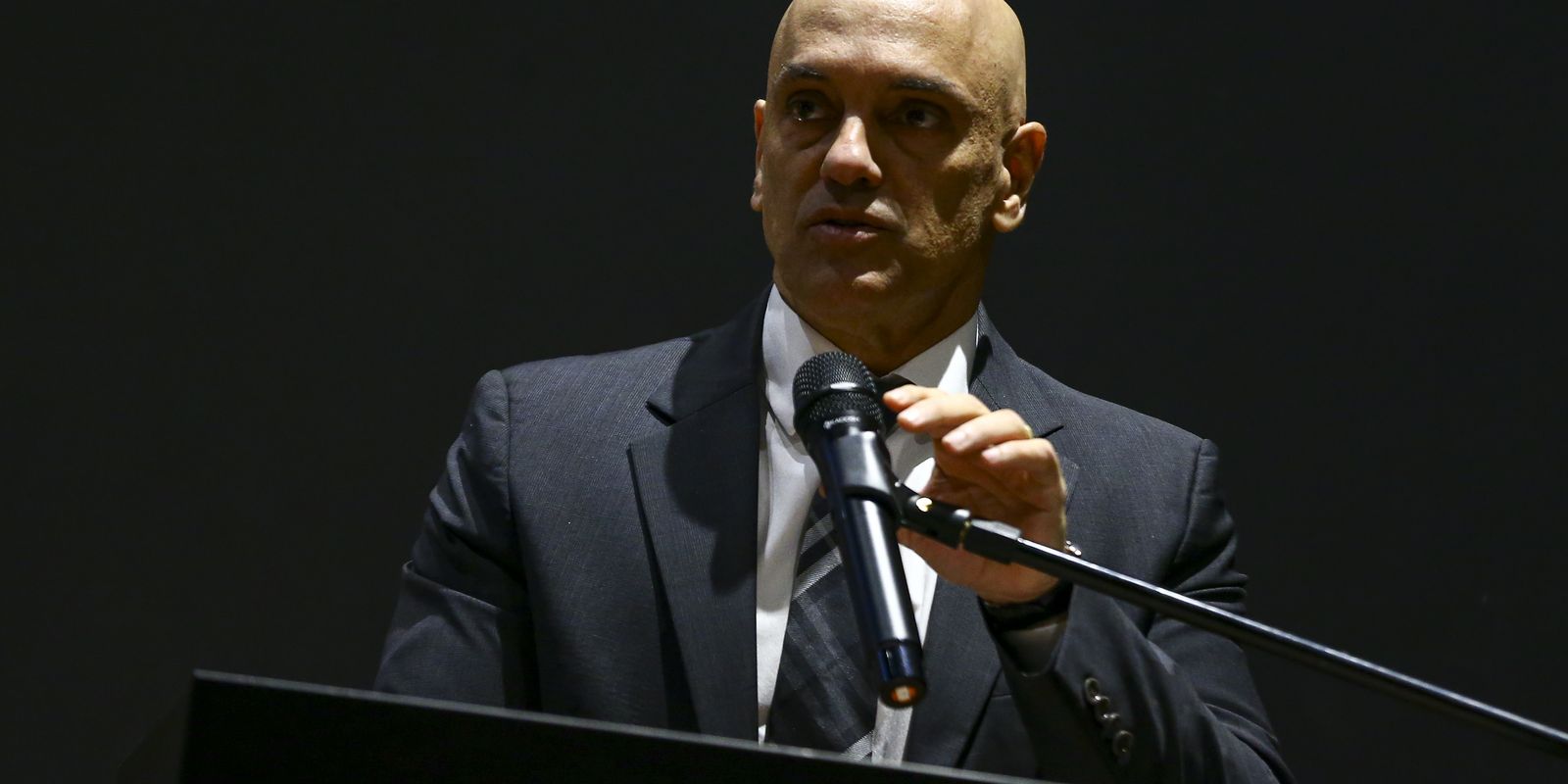 Supremo tribunal federal debate investigação contra alexandre de moraes