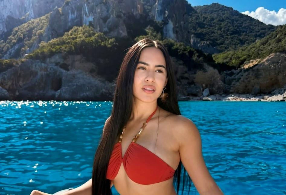 Isabelle Nogueira compartilha cliques de biquíni na Itália: 'Realizada'