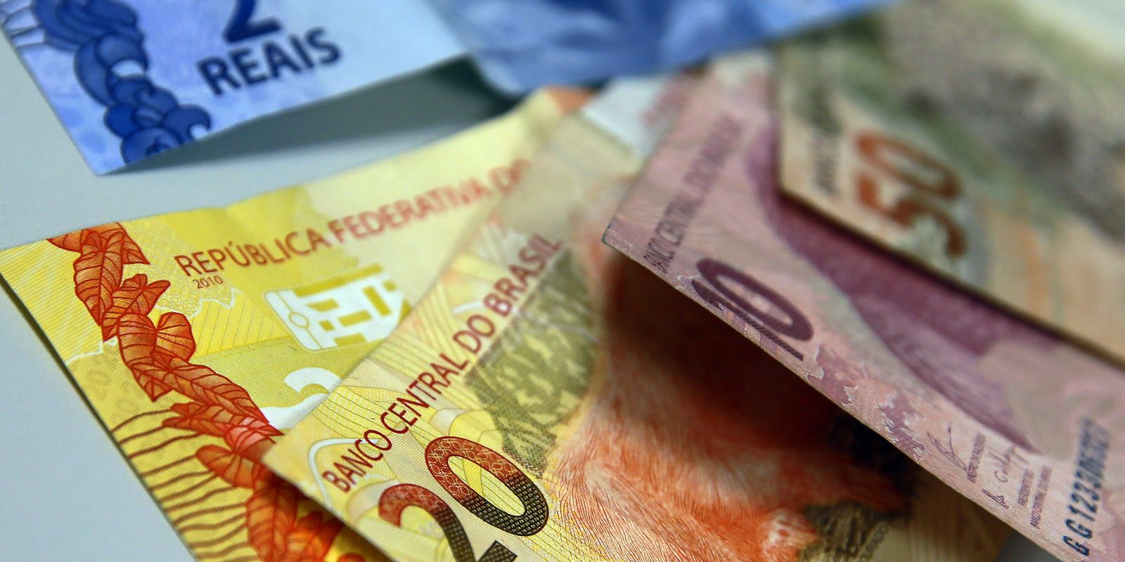 Crédito para pessoas físicas tem alta nos juros e inadimplência chega a 6%