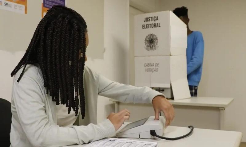 Justiça manda cancelar títulos eleitorais após encontrar mesmas digitais em nomes diferentes em Várzea Grande