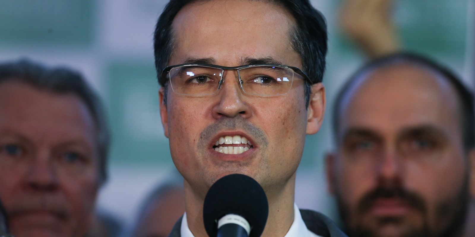 TSE forma maioria para manter suspensa a campanha de Deltan