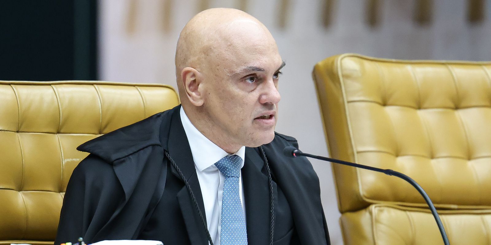 Alexandre de Moraes se declara impedido em ação sobre visitas ao Senado