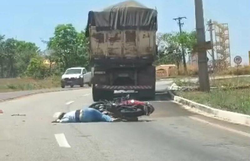 Mulher ficou ferida após colisão entre moto e carreta na rodovia MT-240 em Diamantino