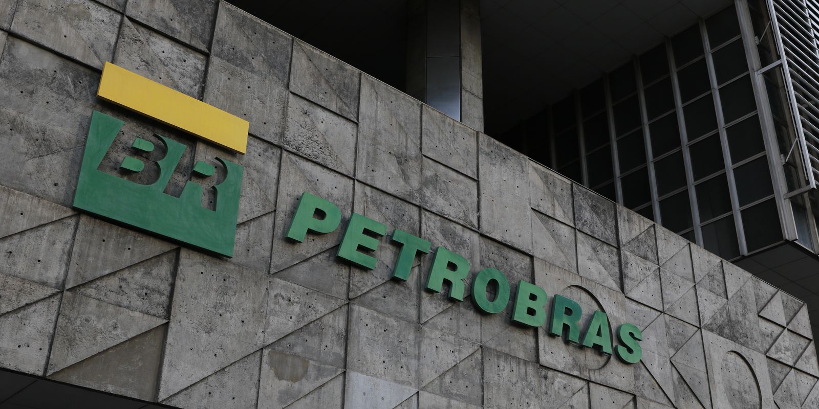 Petrobras avança e vai buscar petróleo na Costa do Marfim