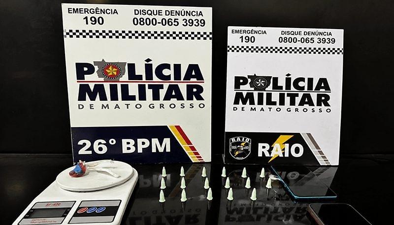 PM prendeu três suspeitos e apreendeu cocaína e maconha durante abordagem a van em Nova Mutum