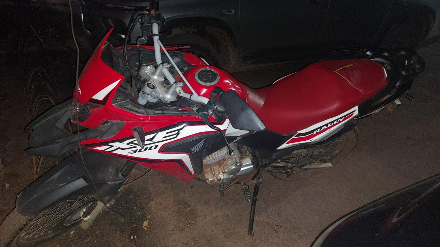 PM realiza apreensão de motocicleta em Rosário Oeste após condutor fugir de abordagem policial