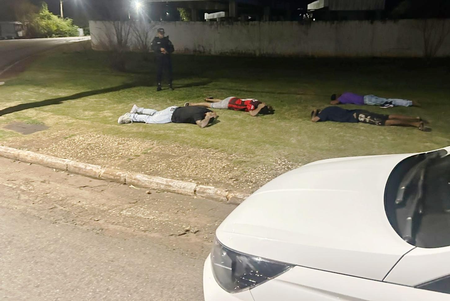 Polícia Militar de Diamantino prende quatro suspeitos de facção criminosa