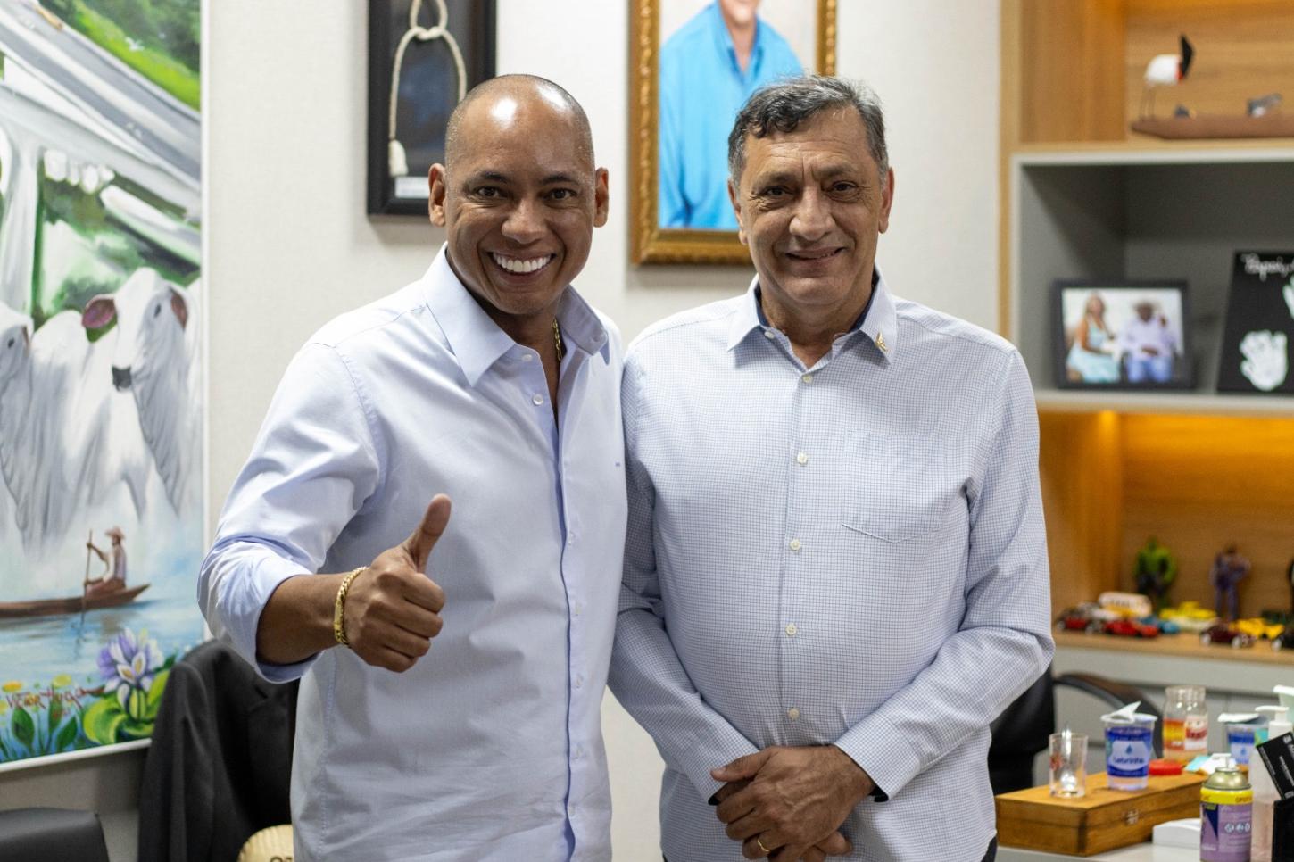 Prefeito Chico Mendes declara apoio a Juca do Guaraná durante agenda de campanha em Diamantino