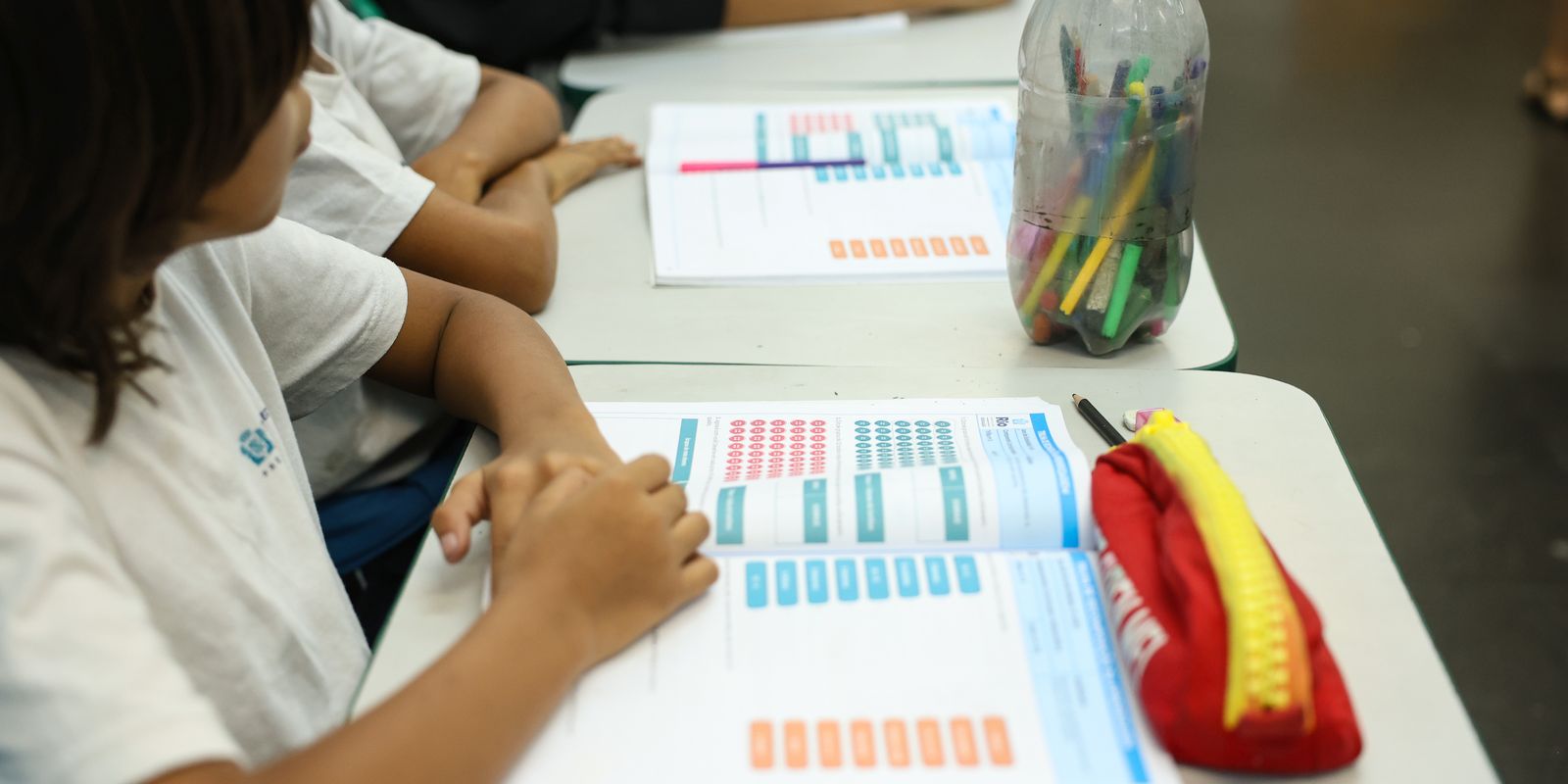 Novo programa de bolsas de estudo foca na melhoria da educação básica