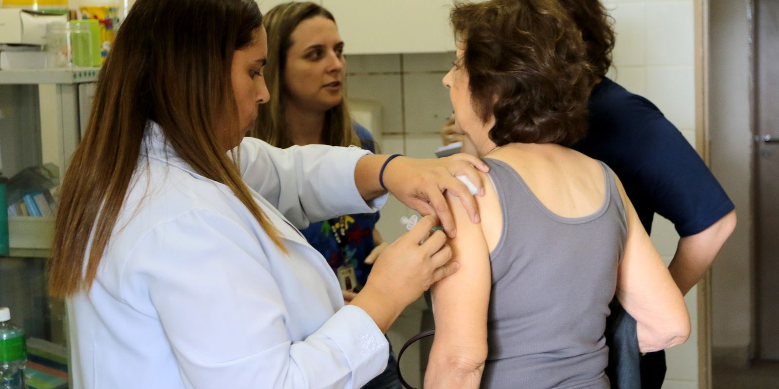 SUS libera a vacina pneumo 20 para idosos a partir de 85 anos