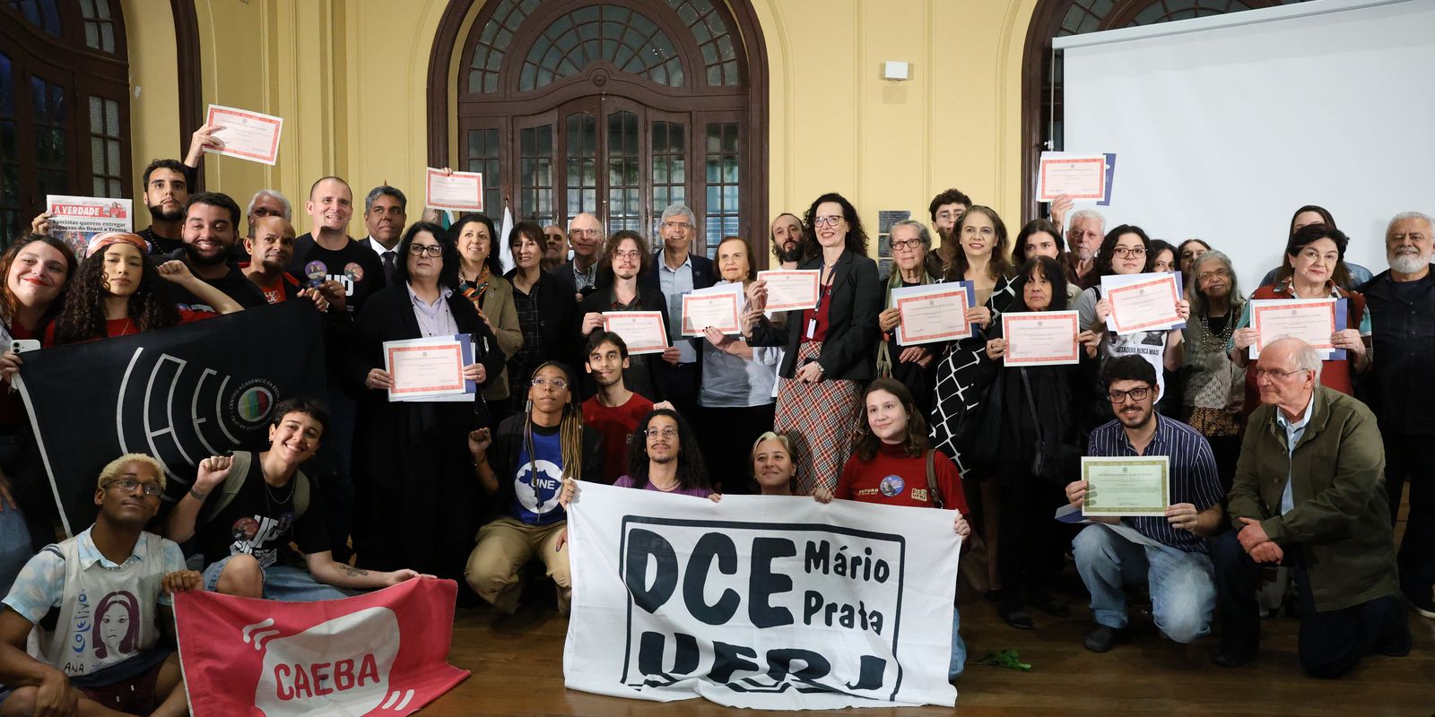 UFRJ entrega diplomas póstumos a estudantes e docentes vítimas da ditadura