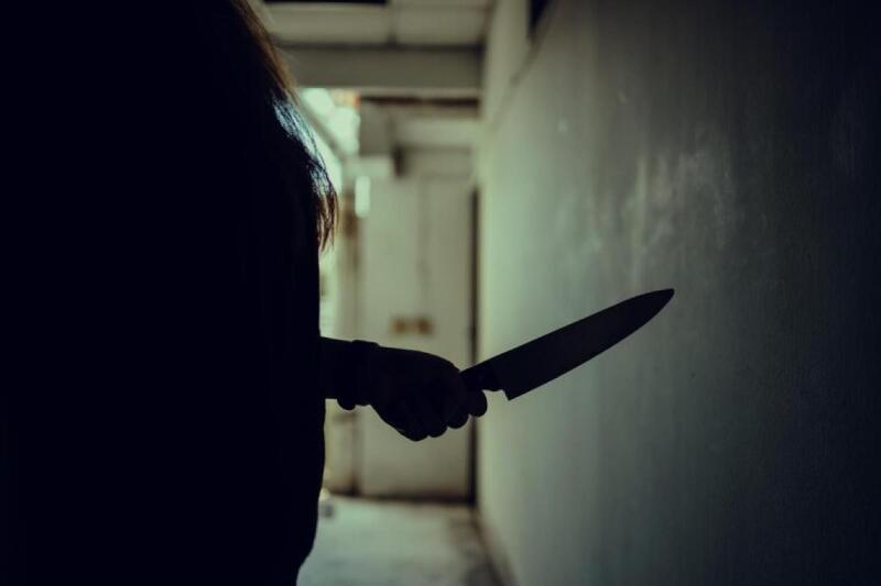 Bebedeira termina em ataque com faca após mulher discutir com homem em MT