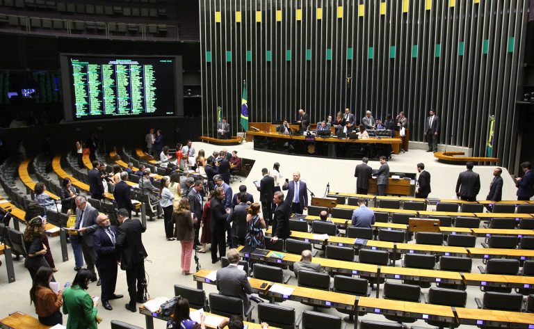 Câmara dos Deputados pode votar projeto de lei que obriga o SUS a aceitar exames privados