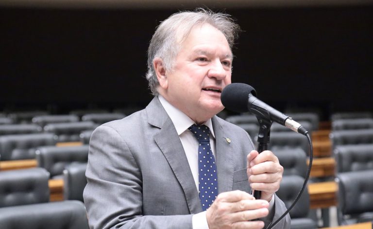 Plano de saúde para servidores: comissão aprova dispensa de licitação