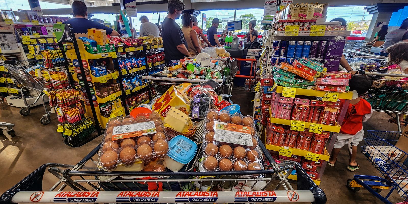Consumo de alimentos registra alta após proibição das bets no Brasil