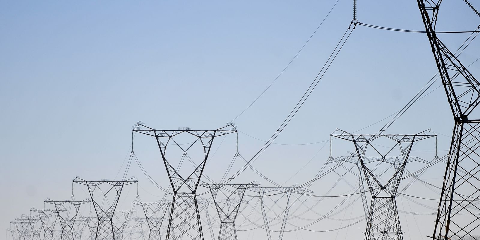 Como as distribuidoras de energia se preparam para garantir a votação no domingo