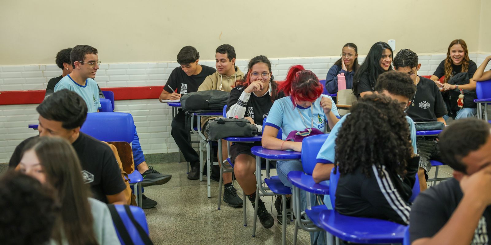 Reta final: estudantes intensificam a preparação para o Enem a um mês da prova