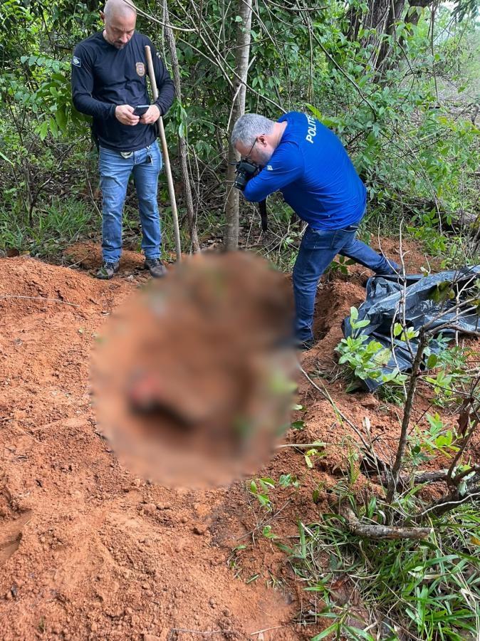 Escavações em Área de Mata Revelam Cadáver Oculto e Abrem Linha de Homicídio