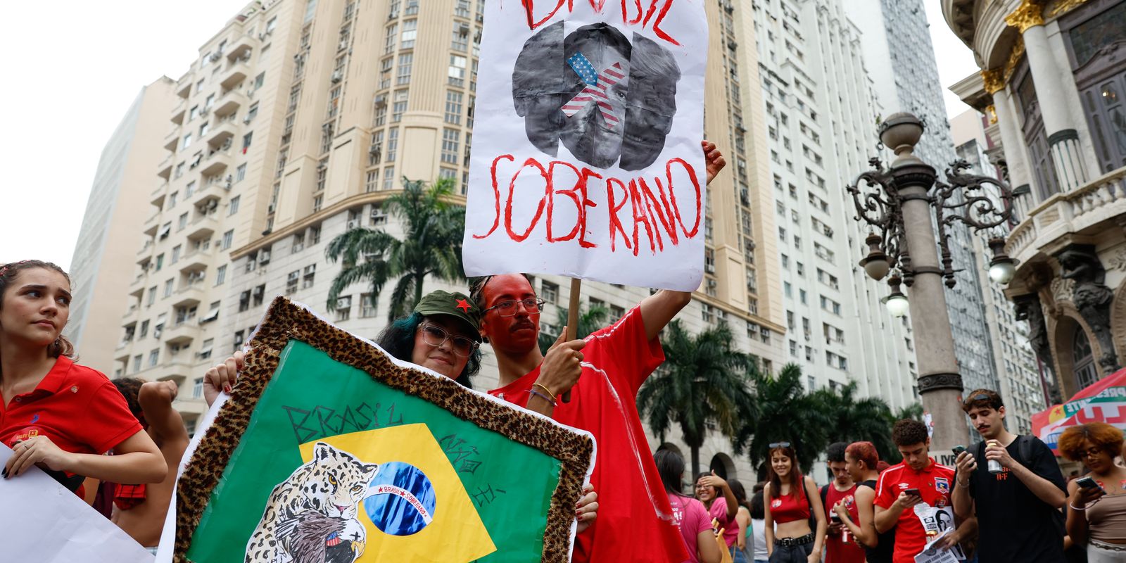 Estudantes protestam no Rio em apoio a Lula nas eleições 2026