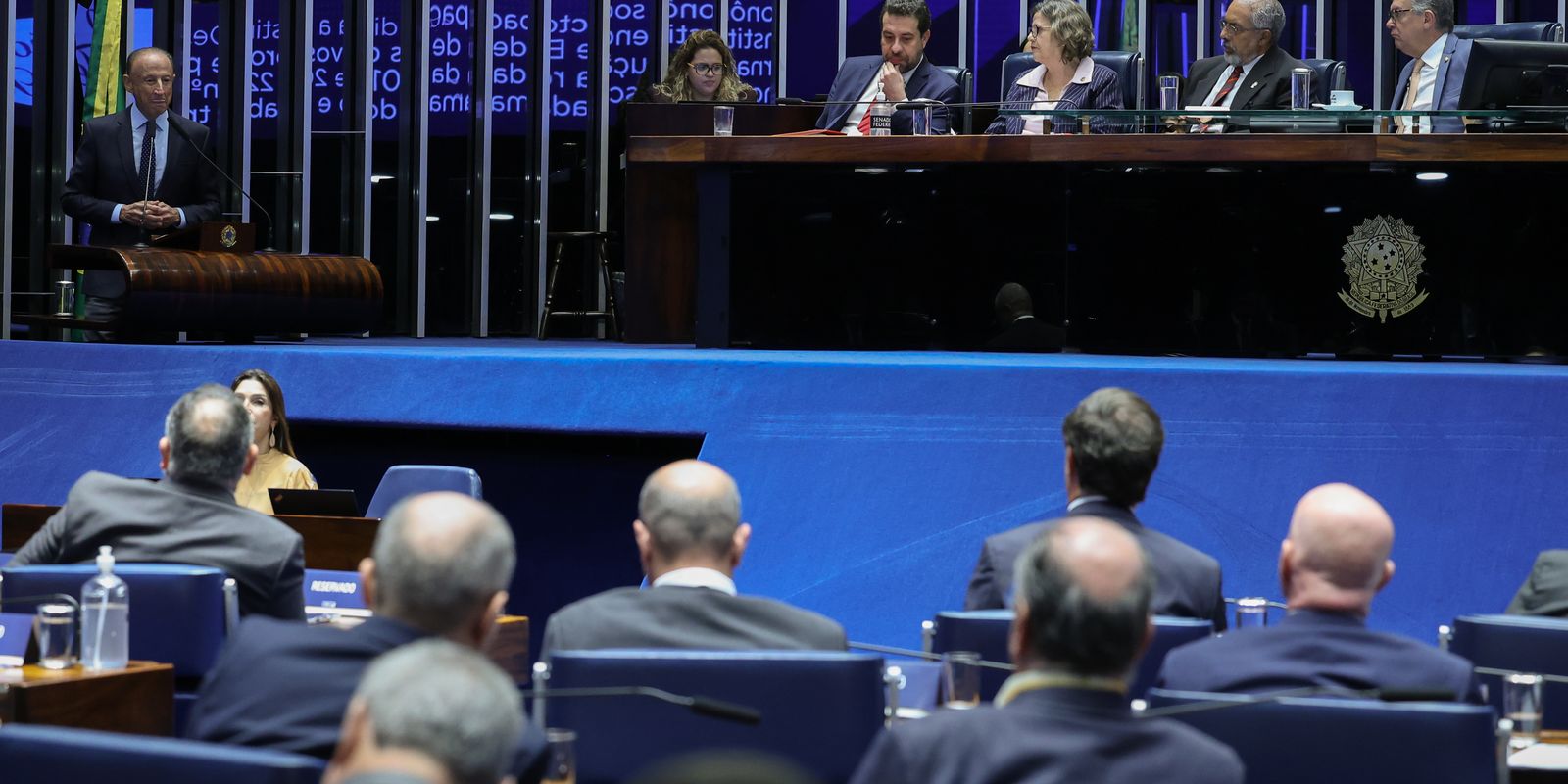 Fim da escala 6x1 ganha força no Senado com votação decisiva no plenário