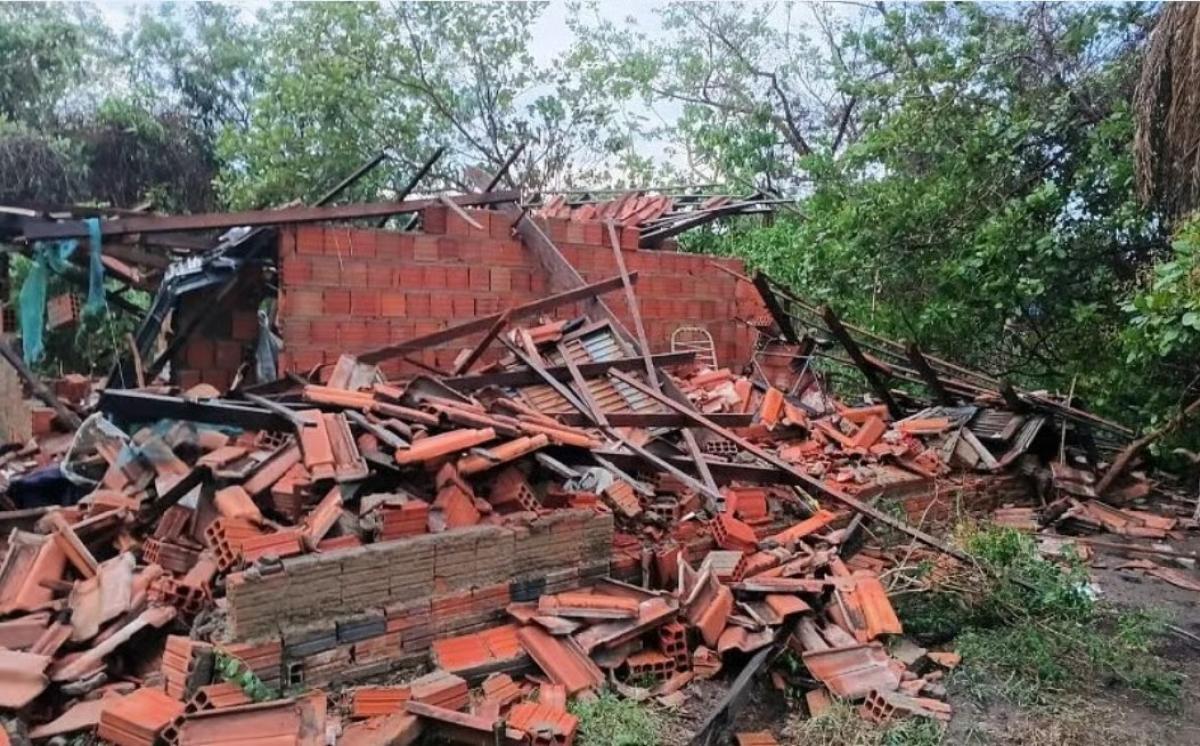 Forte chuva causa desabamento de casa e morte de idoso de 78 anos em MT