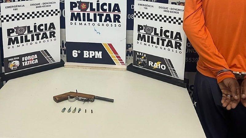 Homem testa arma perto de rio, chama atenção da PM e acaba preso em MT