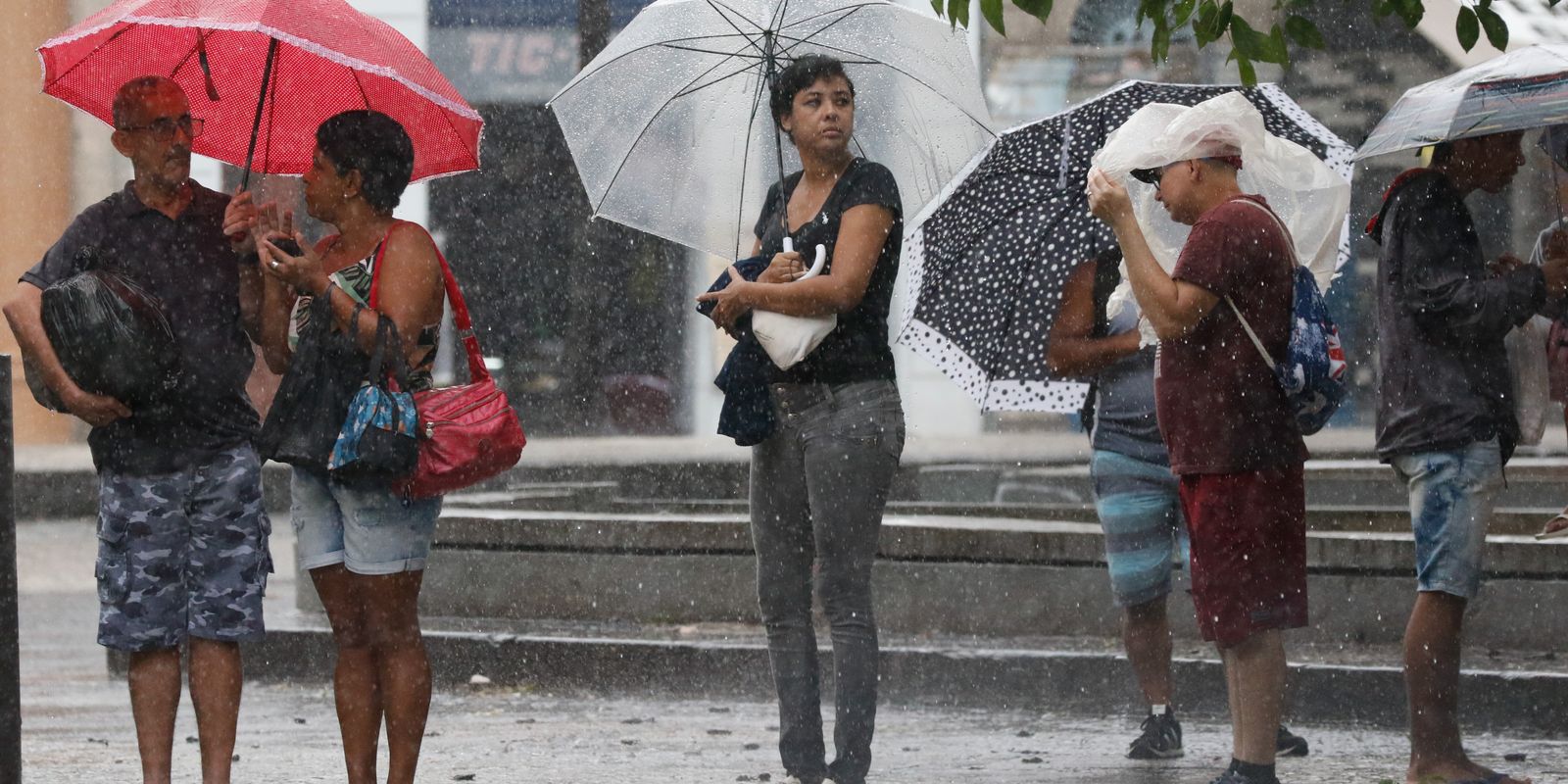 Inmet publica alerta de chuvas intensas para quatro regiões do Brasil