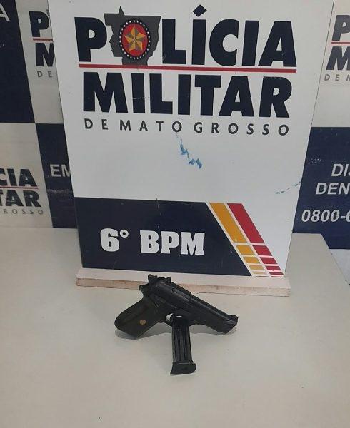 Jovem de 22 anos é preso após apontar arma para pessoas em confraternização