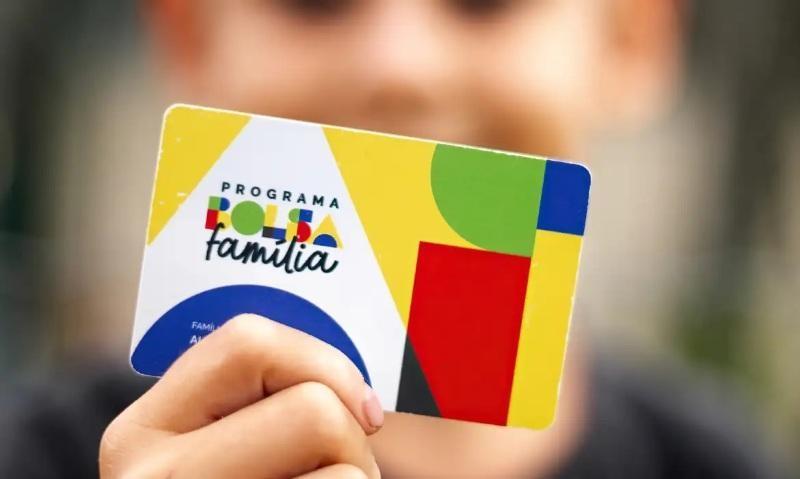 Lula antecipa Bolsa Família e libera pagamentos; confira