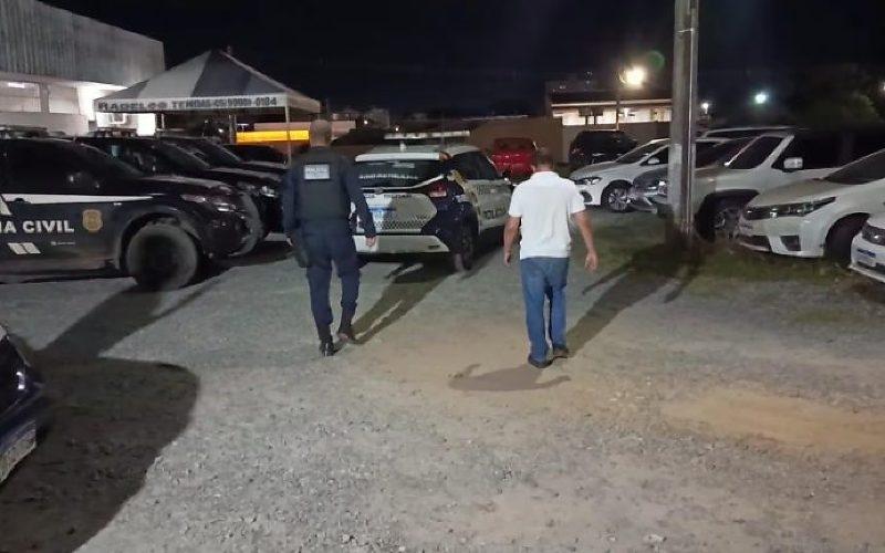 Motorista embriagado invade calçada, atropela pedestre e acaba preso em Cuiabá