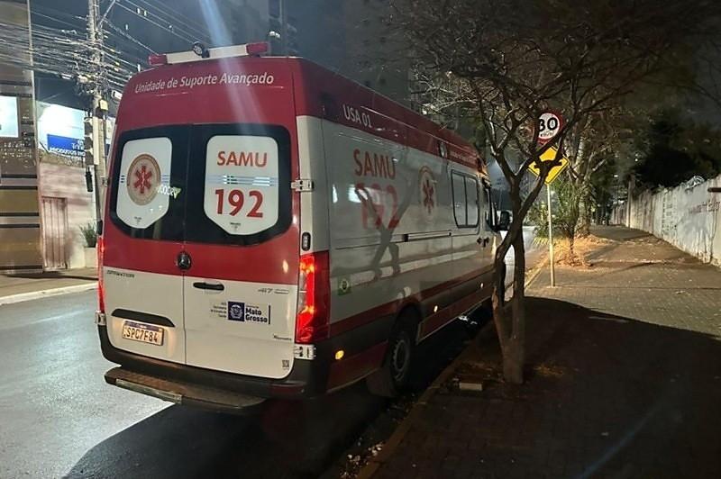 Mulher pula de prédio para fugir da companheira e sofre fratura na perna