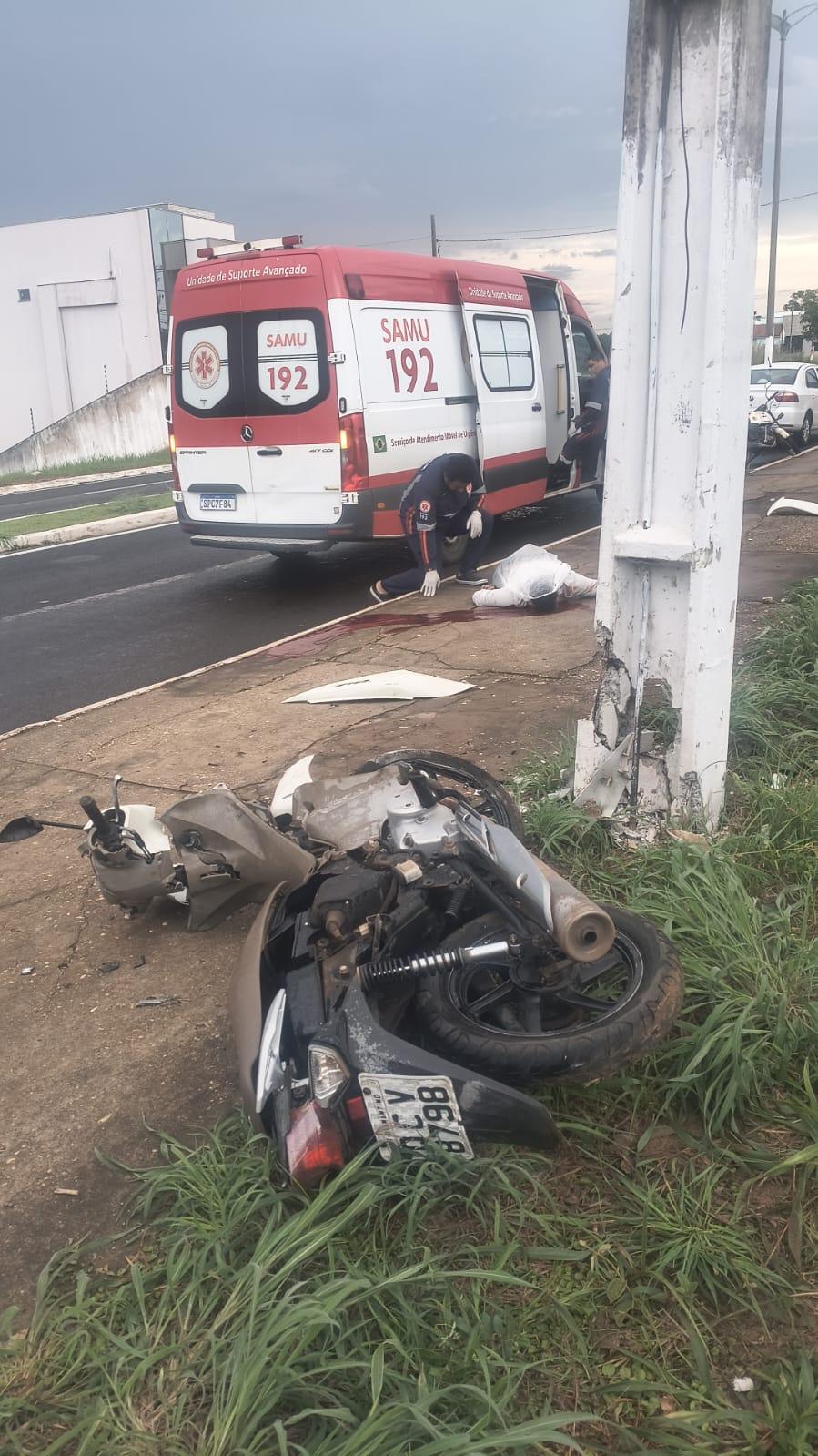 Jovem de 23 anos morre após bater motocicleta contra poste em Diamantino