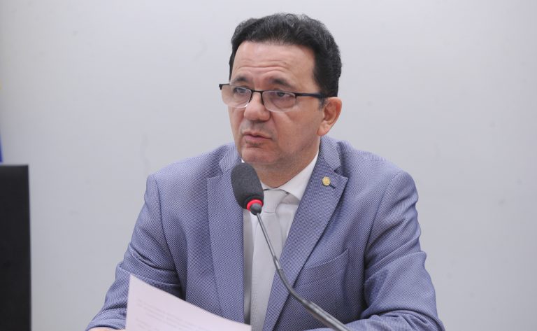 Projeto na Câmara classifica adulteração de alimentos como crime hediondo
