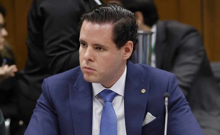 Novo projeto de lei veta perdão penal para crimes contra crianças no país