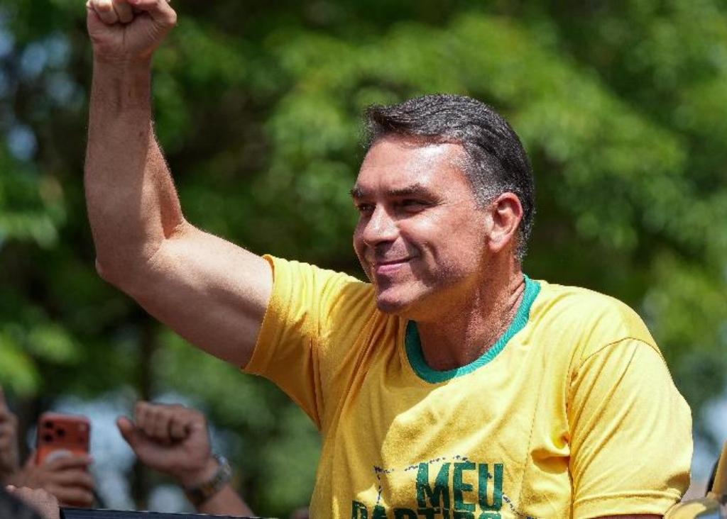 Reviravolta em Rosário Oeste: Flávio Bolsonaro vence eleição presidencial e altera histórico de 2022