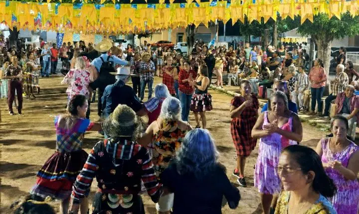 2º Quadrilhão Lotou a Praça Manoel Loureiro com Cultura e Shows em Rosário Oeste