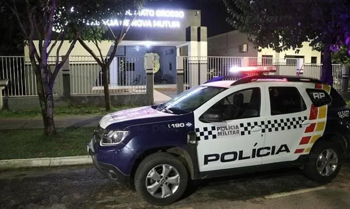 Adolescente é apreendido após manter homem em cárcere privado e exigir PIX