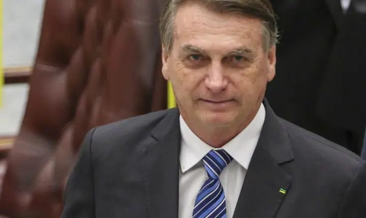 Alexandre de Moraes mantém prisão domiciliar de Bolsonaro e determina apreensão de armas