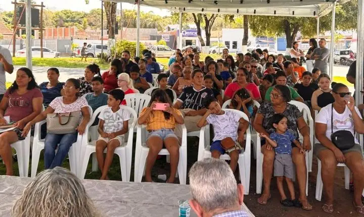 Alunos de Nobres recebem 99 óculos gratuitos para transformar o aprendizado