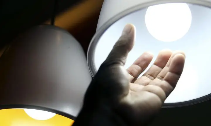 A Aneel autoriza R$ 5,5 bilhões para baratear a conta de luz em 22 distribuidoras