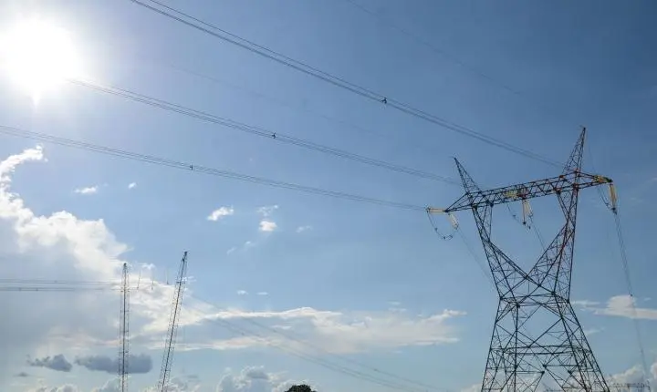 Aneel sorteia quatro lotes em leilão de transmissão de energia