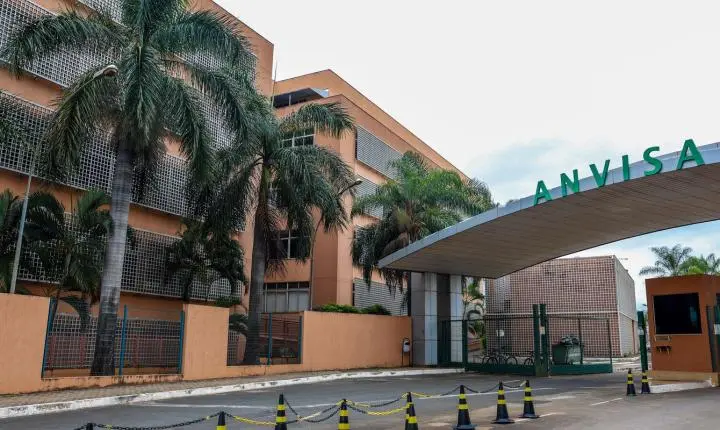 Anvisa determina apreensão de lote falsificado de Phesgo para câncer de mama