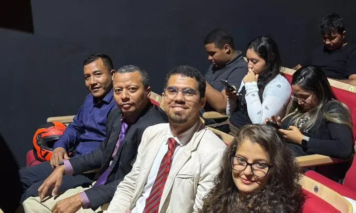 Aula Magna da UNIFACC reúne mais de 700 estudantes e lota o Teatro Zulmira Canavarros