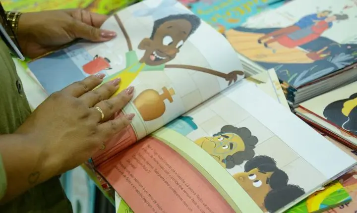 Bienal nas Escolas adota tema da Copa do Mundo para impulsionar a leitura no Rio de Janeiro