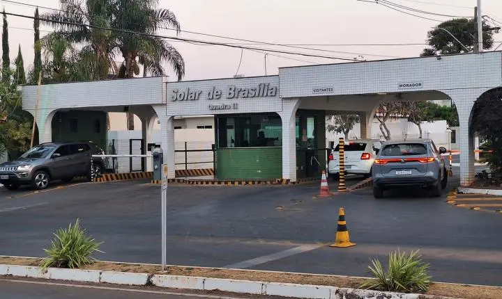 Bolsonaro pede ao STF autorização para receber visita dos filhos no Dia dos Pais