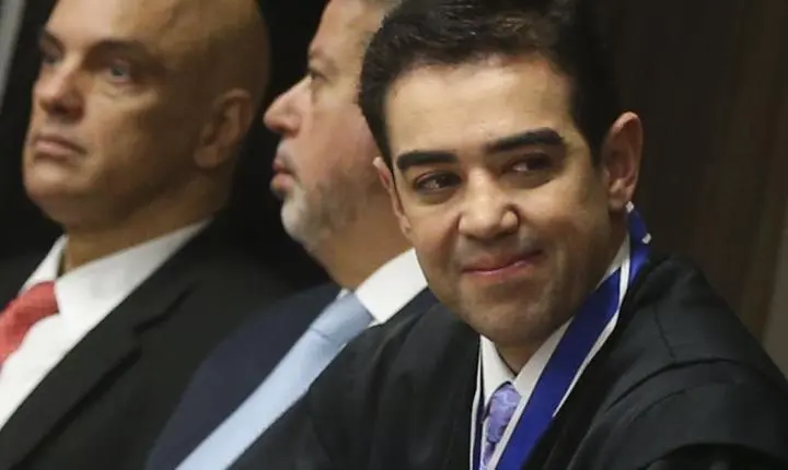 Bruno Dantas deixa cargo de ministro do TCU para ir à iniciativa privada