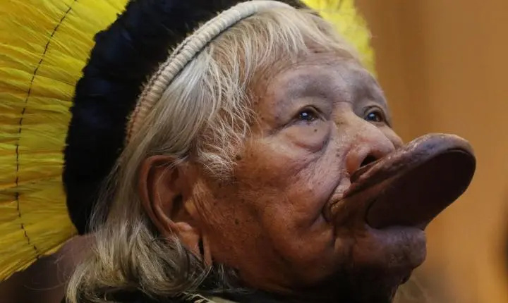Cacique Raoni retorna à UTI após hemorragia digestiva