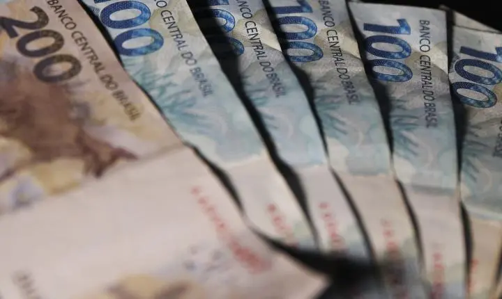 A Caixa Econômica Federal inicia pagamentos do Bolsa Família para beneficiários com NIS final 7
