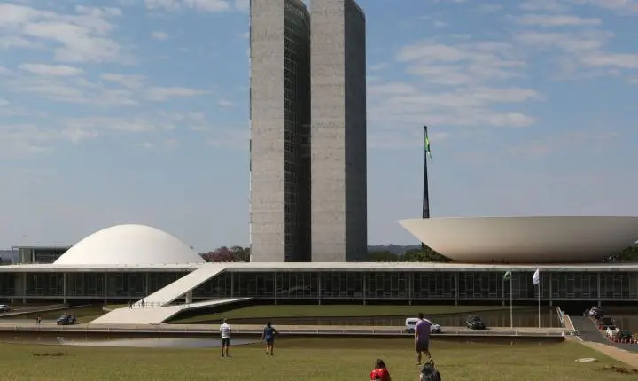 Calendário especial no senado pode acelerar votação da pec da escala 6x1