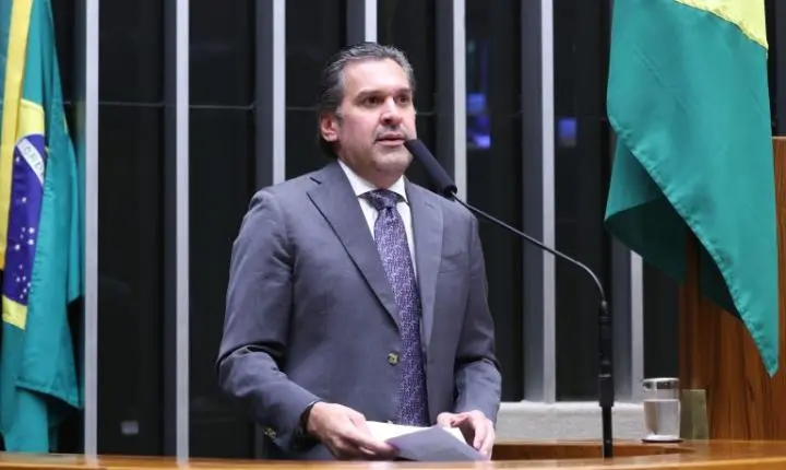 Câmara aprova regras fiscais flexíveis para despesas e benefícios de 2026